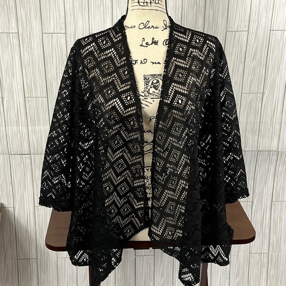 Travel Elements Tops - Travel Elements Black Knit Wrap